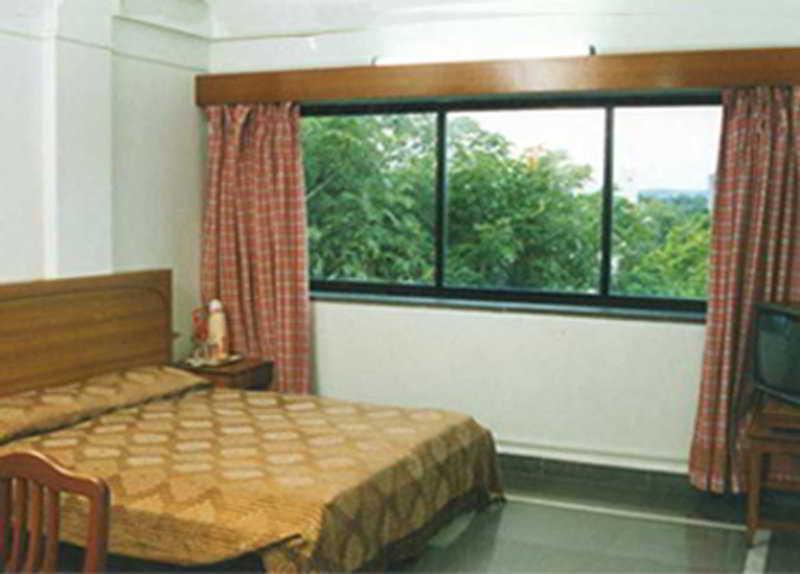 Meru Hotel 3*